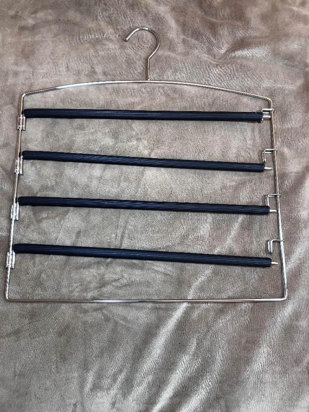 Classic Set of 4 Four-Tiered Pants Hangers with Steel & Non-Slip Rubber Clamps